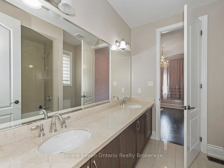 2147 Vineland Cres — Photo 34