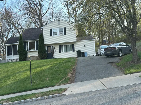 15 Columbia St, Wharton, NJ 07885