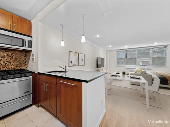 240 East 35th Street 3C image 1 of 18
