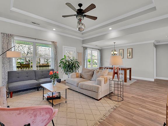 5th image of 1117 Park Rd