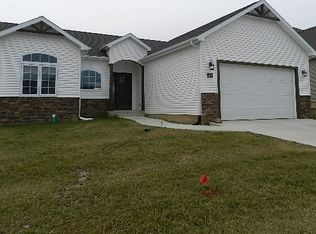 2664 Pine Cone Ln, Warsaw, IN 46582