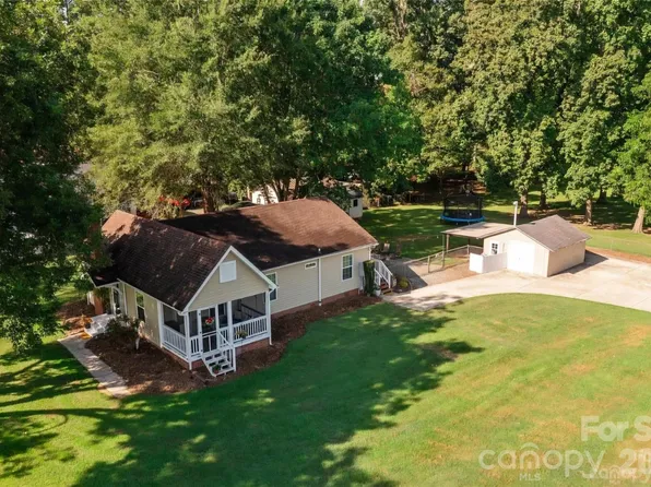 555 Palmer Rd, Rockwell, NC 28138
