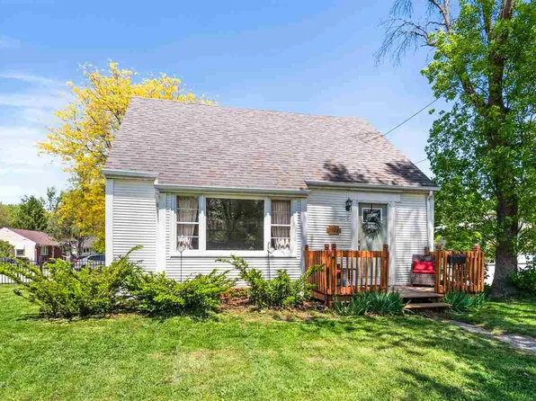 1926 E Court St, Iowa City, IA 52245
