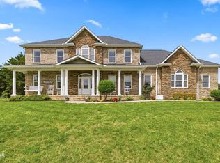 2725 River Island Blvd, Kodak, TN 37764