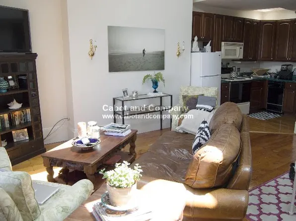 139 Beacon St APT 11, Boston, MA 02116