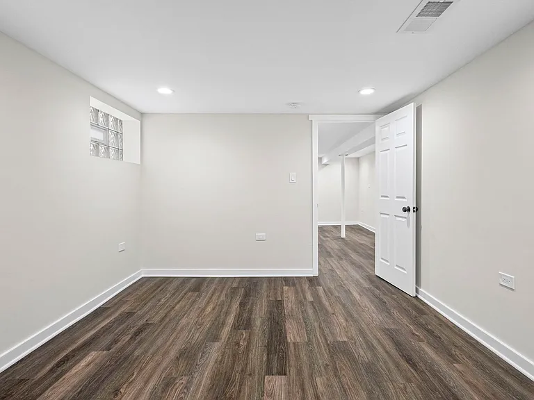 1723 W 75th Pl — Photo 21