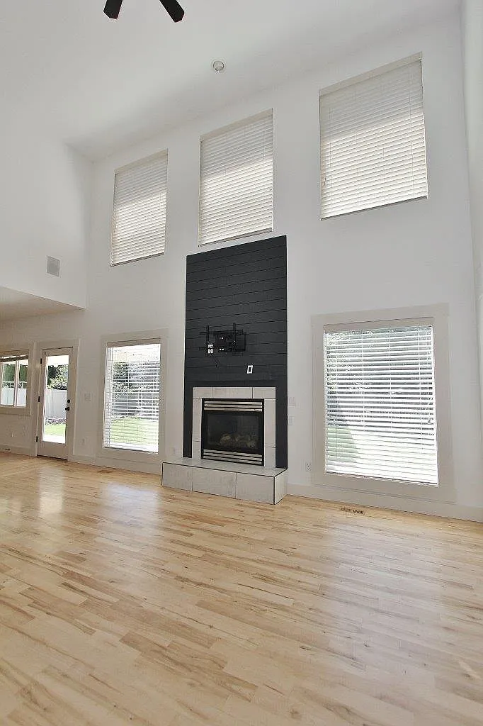 4 bed, 2184 sqft, $2,900 — Photo 3