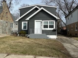 813 Pine St, Waukegan, IL 60085