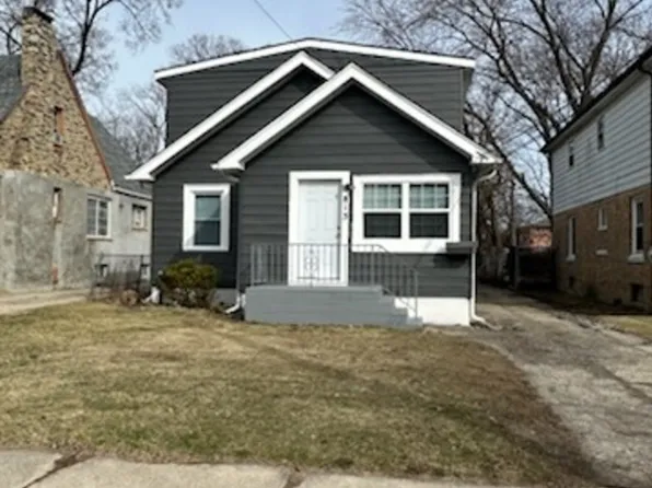 813 Pine St, Waukegan, IL 60085
