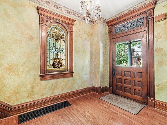3rd image of 610 Park Ave