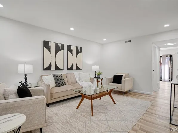 4234 Burnett Walk, Saint Louis, MO 63125