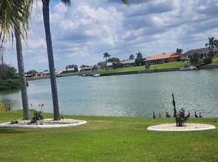 1405 Jacobson Cir, Sun City Center, FL 33573