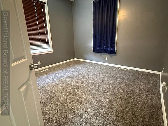 3rd image of 503 E 10th St