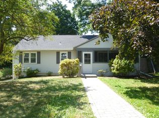 28 Rombout Ridge Rd, Poughkeepsie, NY 12603