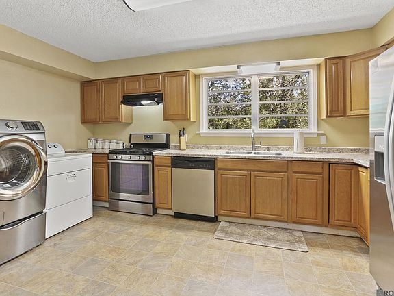 2nd image of 6965 Ruston Dr