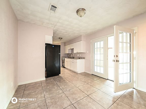 5th image of 710 Cindy Dr