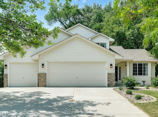 10109 Hidden Oaks Ln N, Champlin, MN 55316