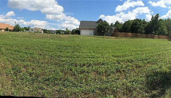 4th image of 302 White Meadow Ct
