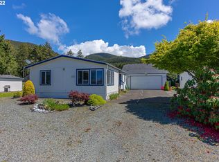 1082 Tillamook Ave, Rockaway Beach, OR 97136