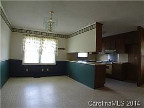 5th image of 165 Victoria Dr