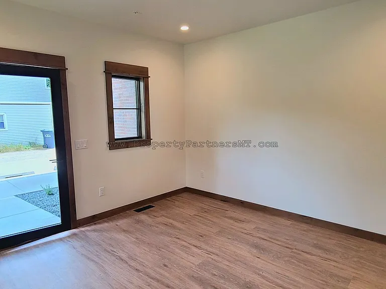 824 S 8th Ave — Photo 7