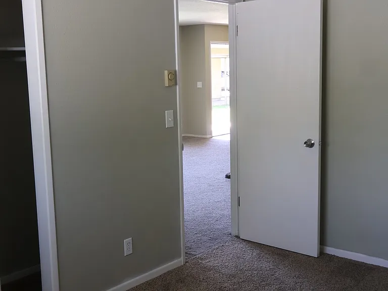 2828 N Julia St — Photo 33
