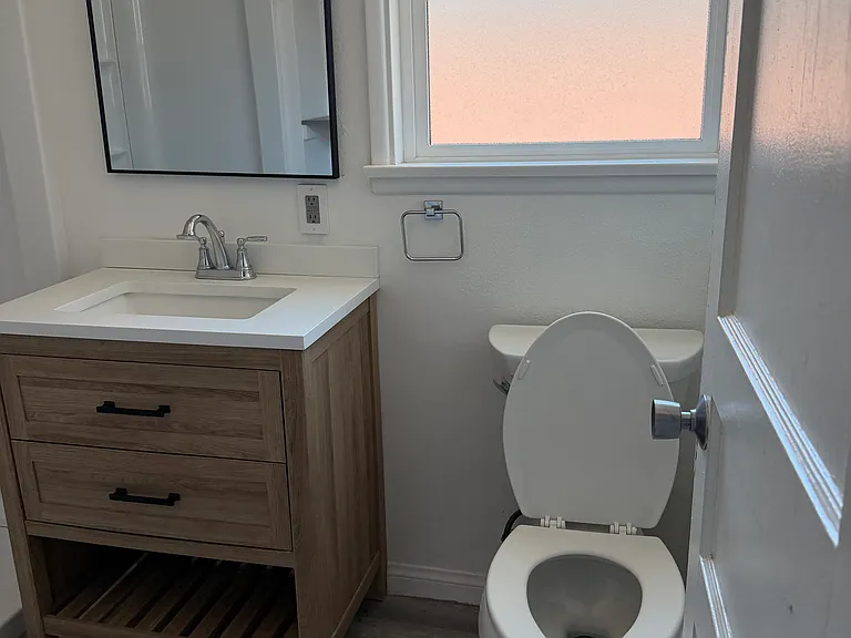 16916 Hayter Ave — Photo 18