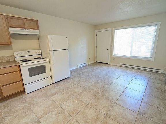 4th image of 573 SE Walnut St APT 5