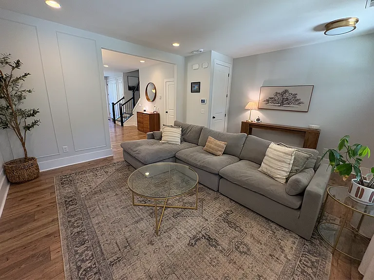 2813 Shamrock Dr — Photo 5