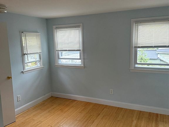 5th image of 46 Brown Street
