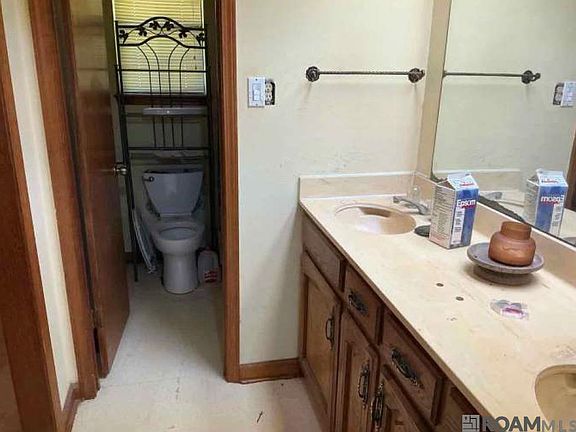 5th image of 8822 Graves Dr