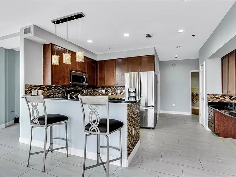 151 E Washington St #5B — Photo 11