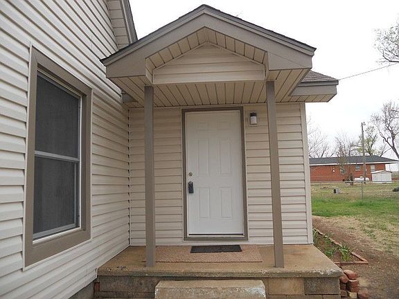 3rd image of 6016 SE 149th St