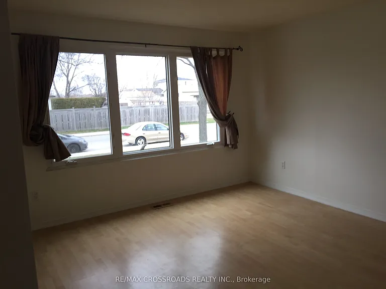 11 Lawnhurst Dr — Photo 3