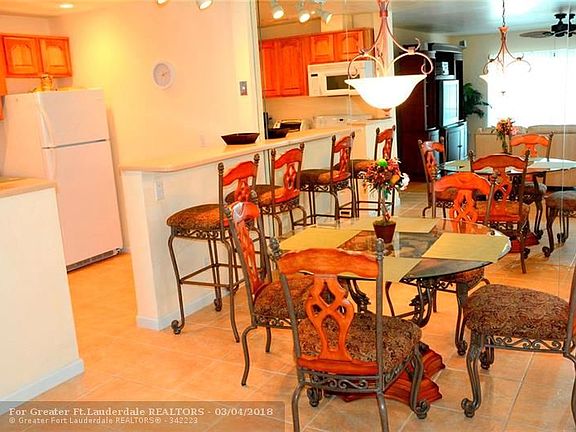 5th image of 6453 Bay Club Dr APT 3
