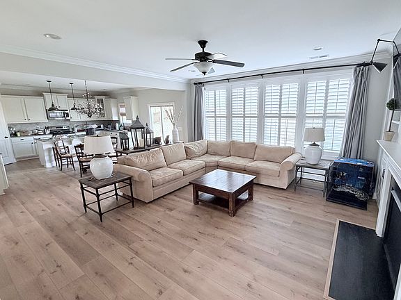 2nd image of 1086 Falkirk Dr
