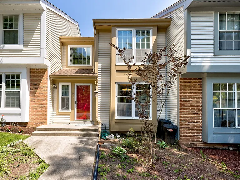 16 Casino Ct — Photo 1