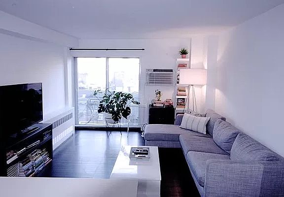 4th image of 184 Thompson St APT 6R