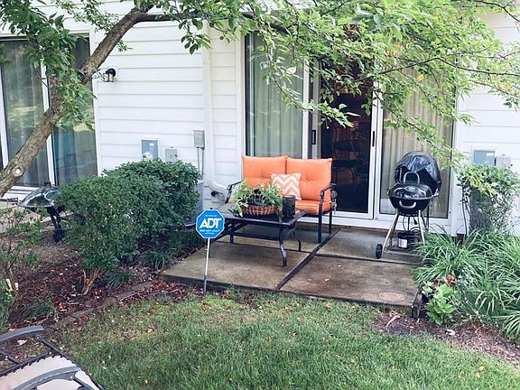 3rd image of 540 Woodcrest Dr