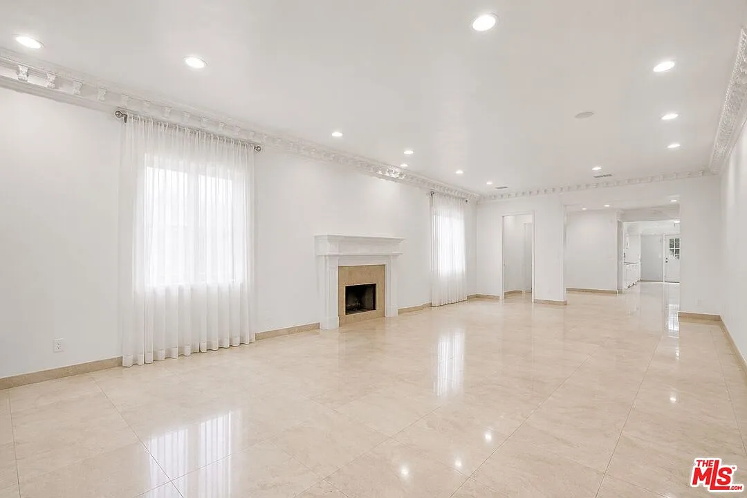 4 bed, 3.5 bath, 2550 sqft, $8,250 — Photo 4