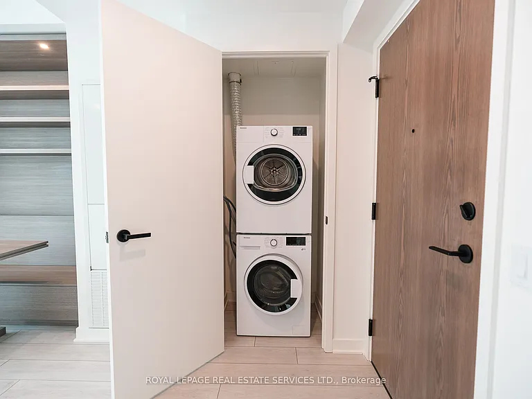 55 Charles St E #4306 — Photo 16
