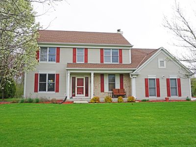 W144N10268 Raintree Dr, Germantown, WI, 53022