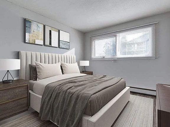 3rd image of 911 Preston Ave S #2