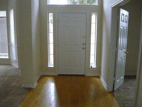 2nd image of 208 Sandy Creek Dr