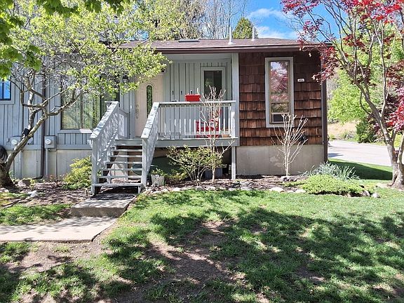 3rd image of 12 Meadowbrook Ln #12
