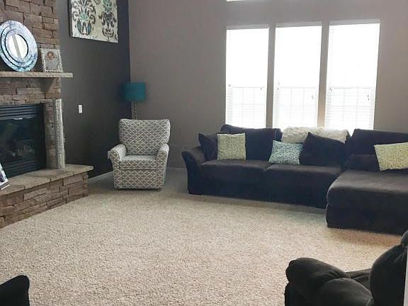 4th image of 9455 Woodbine Way