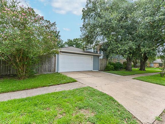 4th image of 21303 Park Mount Dr