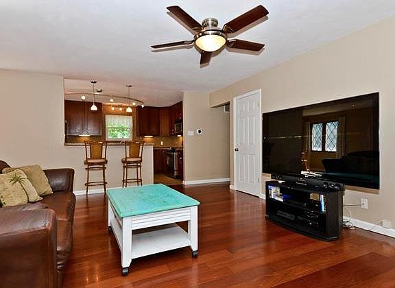 5th image of 5035 Crosswood Dr