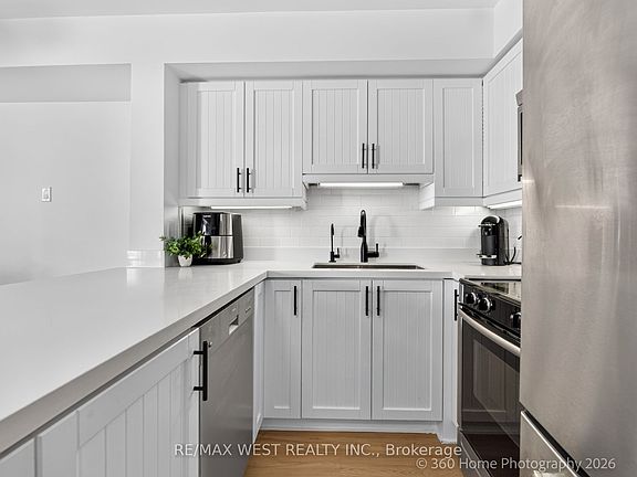 5th image of 125 George Appleton Way #2020