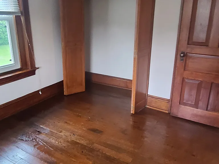 3rd bedroom closet